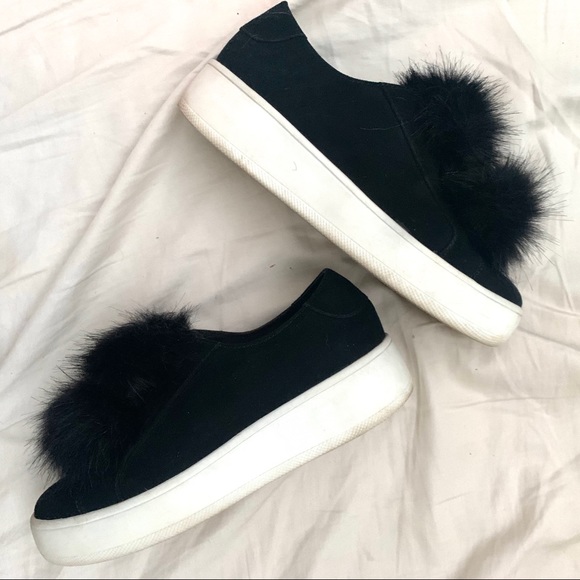 Steve Madden Shoes - Steve Madden Bryanne Platform Puff sneaker!